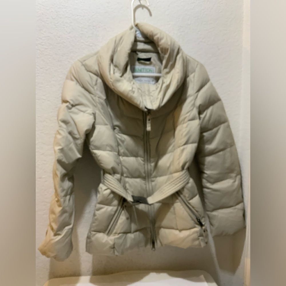 Benetton cream puffed size 38 jacket winter